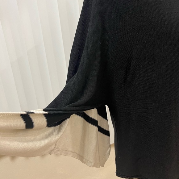 EILEEN FISHER blouse sweater size S/M. - Picture 3 of 13